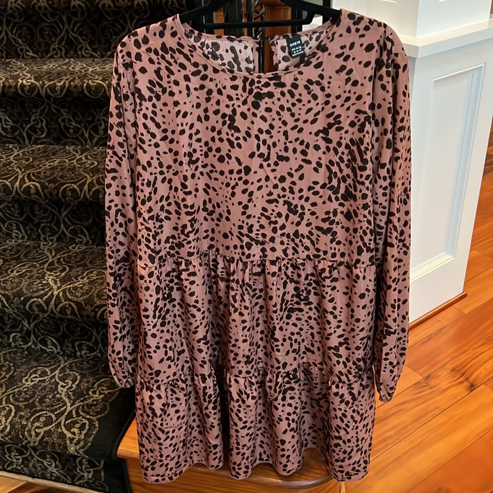 NWOT SHEIN animal print two tier baby doll dress. Crew neck. Elastic at wrists